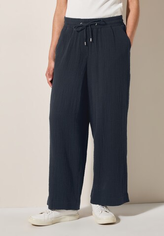 CECIL Loose fit Pants in Blue: front