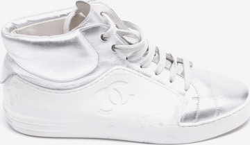 CHANEL Turnschuhe / Sneaker 38,5 in Silber: predná strana