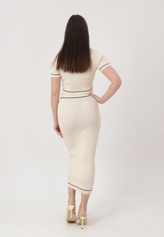 Elara Kostuum in Beige