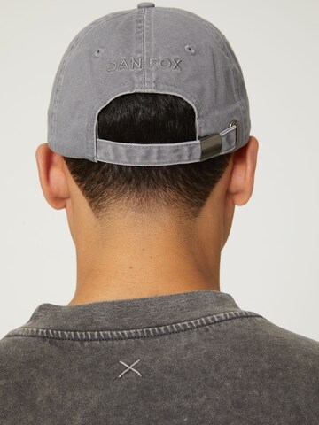 DAN FOX APPAREL Cap 'Florian' in Grau