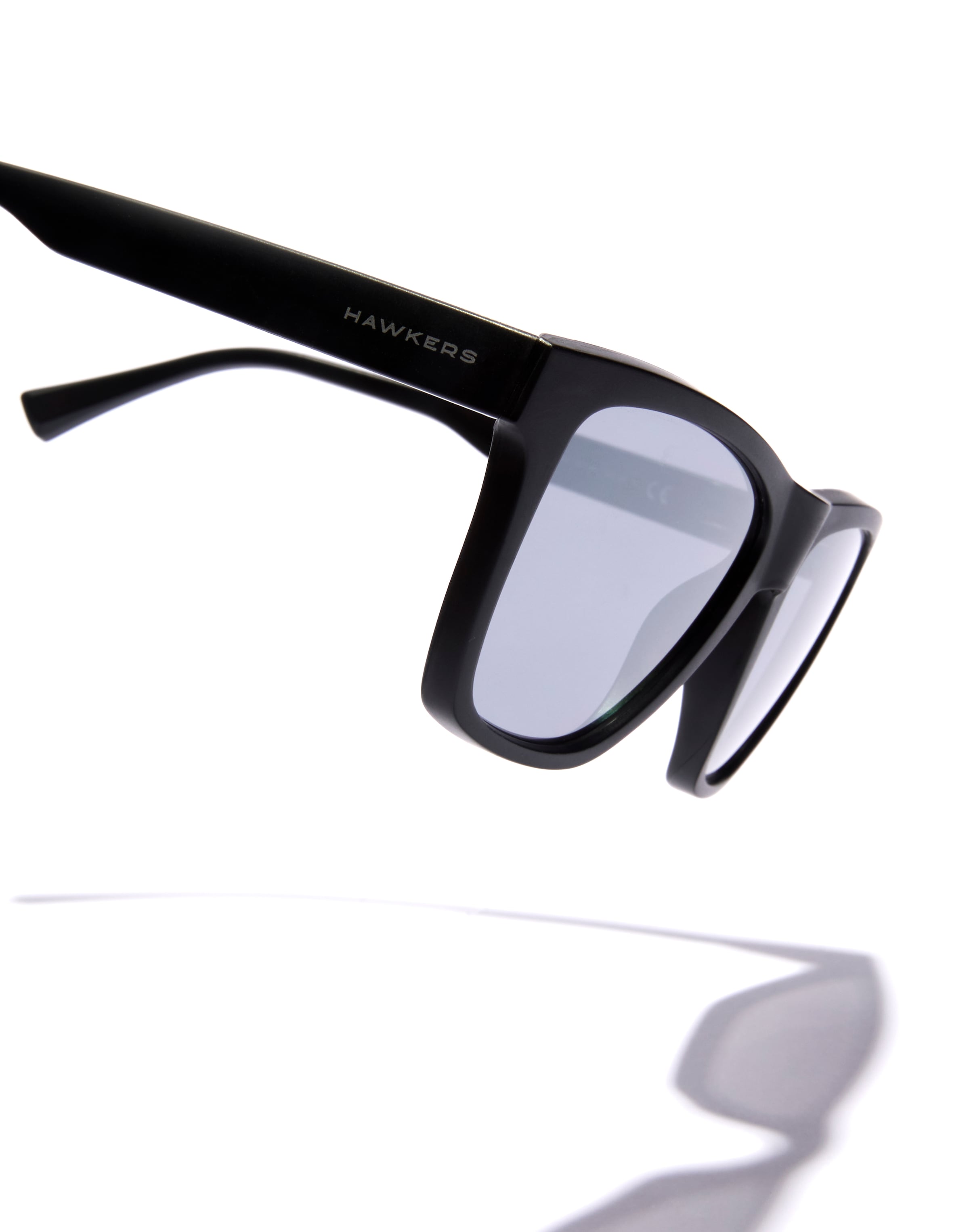 HAWKERS - Óculos de sol 'One LS Raw' em preto