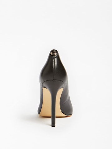 Décolleté 'Gavi' di GUESS in nero