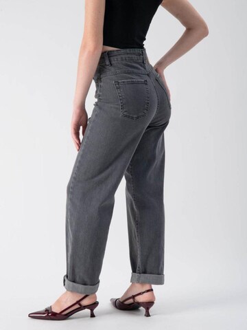 regular Jeans di MND in grigio