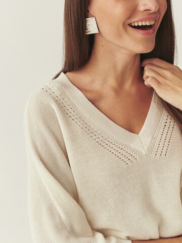 TATUUM Pulover | bela barva