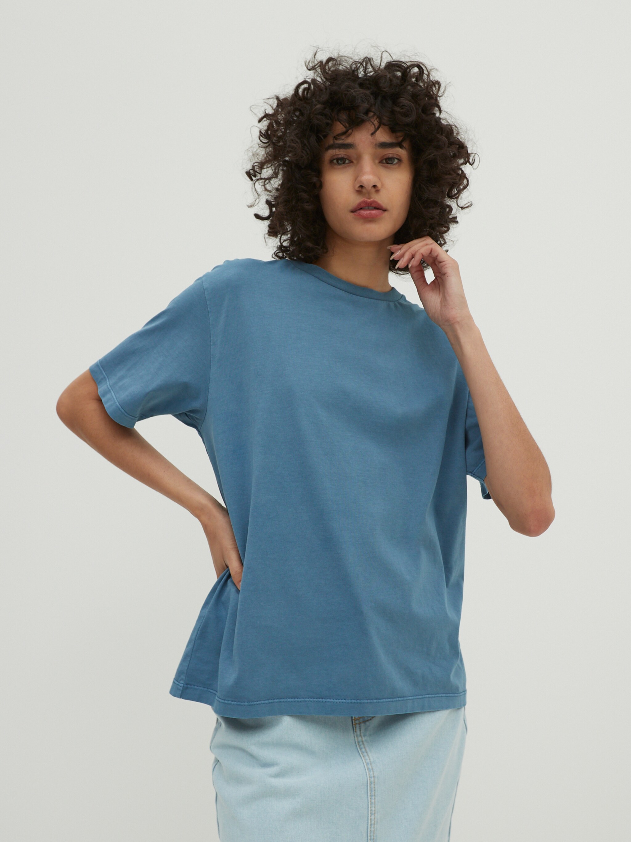 EDITED Produits T-shirt 'Charli' bleu