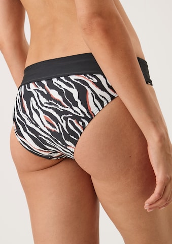 Slip costum de baie de la s.Oliver pe negru