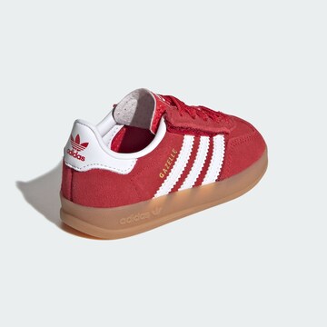 Baskets 'Gazelle' ADIDAS ORIGINALS en rouge