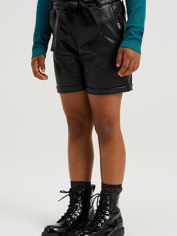 WE Fashion Regular Shorts in Schwarz: predná strana