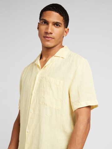 HUGO Comfort fit Button Up Shirt 'Ellino' in Yellow