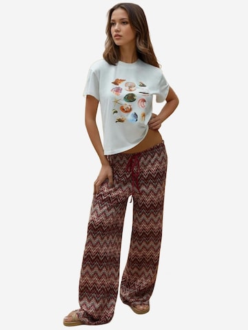 T-shirt Hiccup en blanc : devant