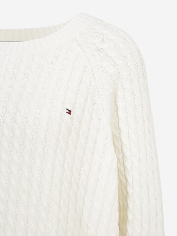 Tommy Hilfiger Curve Pullover in Weiß