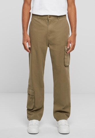 Karl Kani Regular Cargo Pants in Green: front