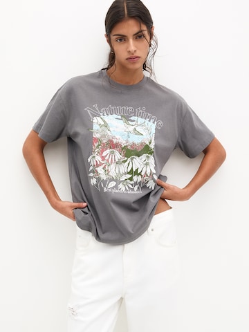T-shirt Pull&Bear en gris : devant