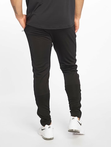 JAKO Slimfit Sporthose 'Classico' in Schwarz