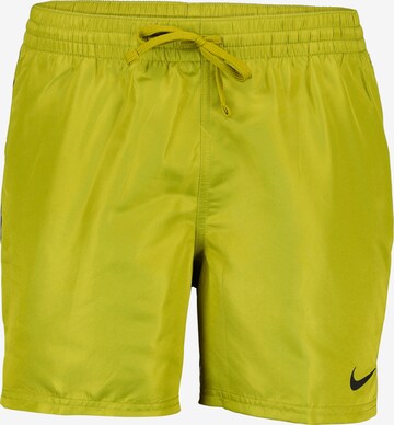 Nike Swim Regular Badeshorts in Grün: predná strana