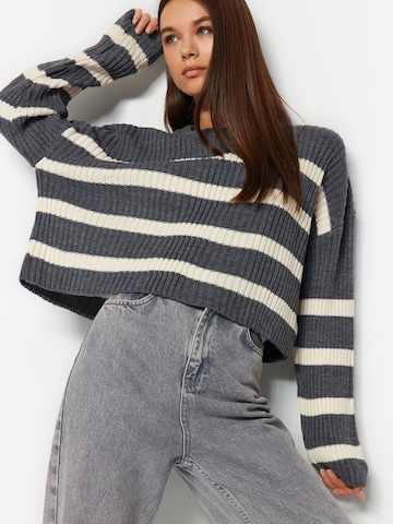 Trendyol - Jersey en gris: frente