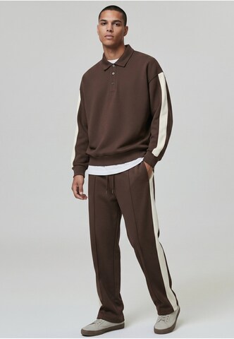 Urban Classics Sweatshirt in Braun