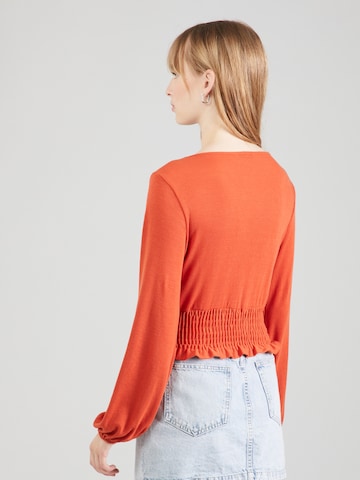 ABOUT YOU Shirt 'Gitta' in Oranje