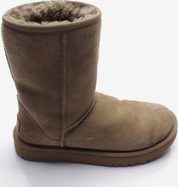 UGG Dress Boots in 38 in Brown: front