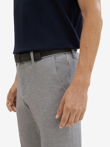 Coupe slim Pantalon chino TOM TAILOR en gris