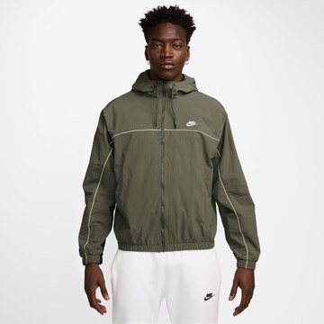 Nike Sportswear Tussenjas 'Club Athlete' in Groen: voorkant