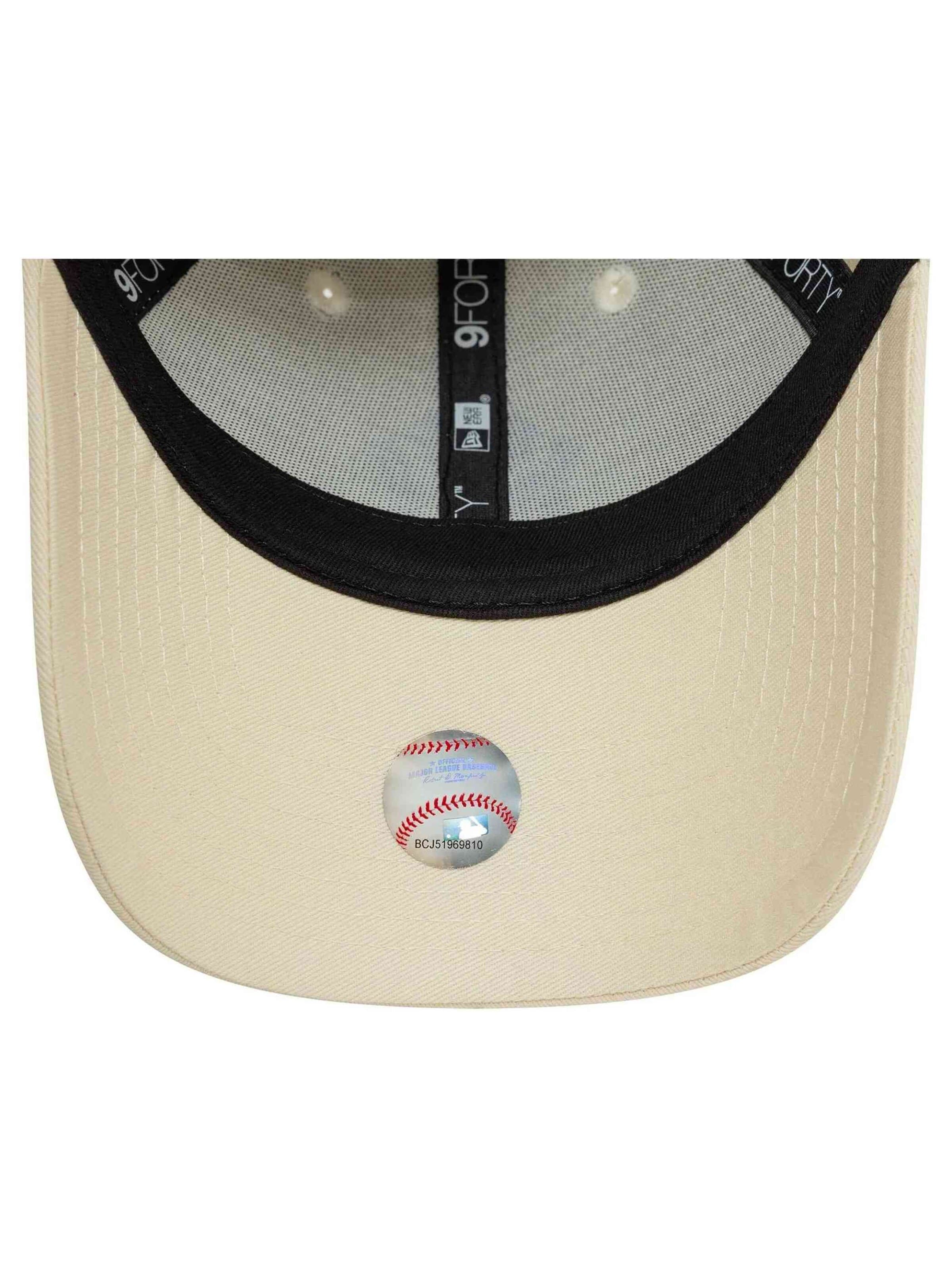 Cappello da baseball sportivo '60595171' di NEW ERA in beige