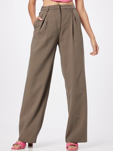 Wide Leg Pantalon à pince 'Lilah' WEEKDAY en marron : devant