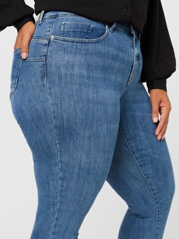 Skinny Jean 'Power' ONLY Carmakoma en bleu