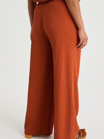 WE Fashion Wide leg Trousers in Brown