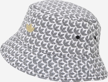 ADIDAS ORIGINALS Hat in White: front