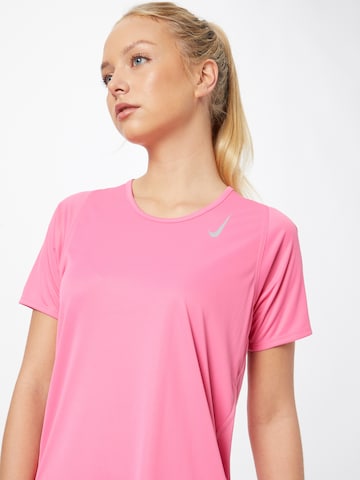 NIKE - Camisa funcionais 'Race' em rosa