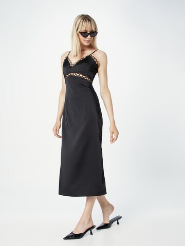 Robe Warehouse en noir