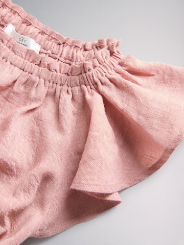 The Set Set in Pink