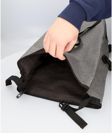 FISCHER Fahrräder Sports Bag in Grey