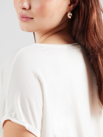 Vero Moda Curve - Camiseta 'Aya' en blanco
