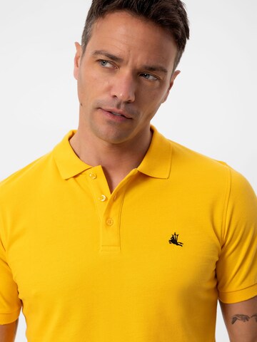 Daniel Hills T-shirt i gul