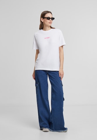 T-shirt 'Be Kind Heart' Mister Tee en blanc