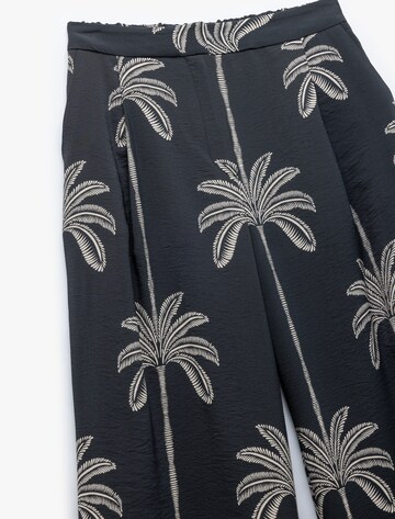 Koton Wide leg Pleat-front trousers in Black