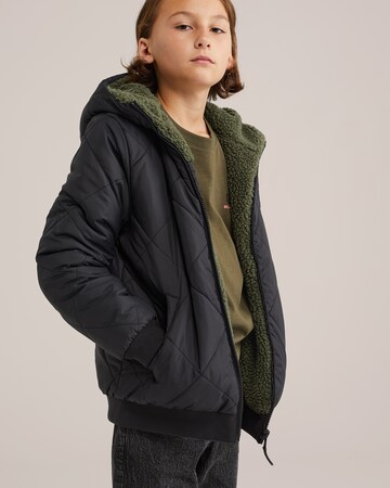 WE Fashion Демисезонная куртка в Зеленый