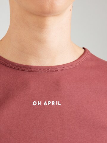 OH APRIL T-shirt 'Ica' i röd