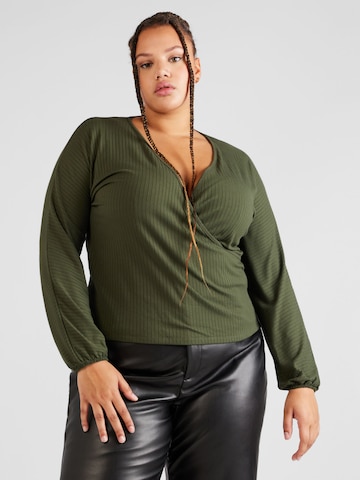 ABOUT YOU Curvy Shirt 'Lieven' in Green: front