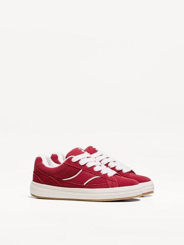 Bershka Sneaker in Rot