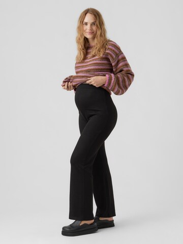 Evazați Pantaloni 'Ella' de la Vero Moda Maternity pe negru