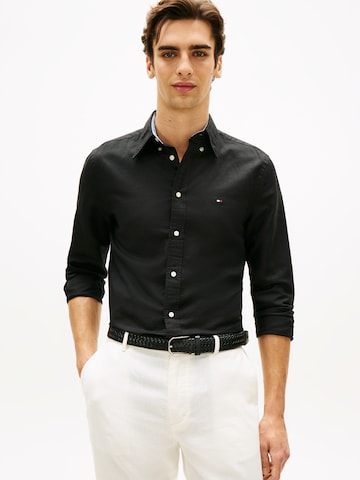 TOMMY HILFIGER Slim fit Ing - fekete: elől