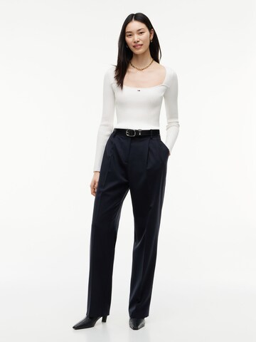 Tommy Jeans Sweter w kolorze biały