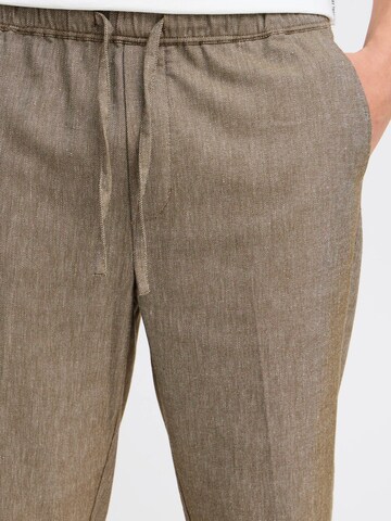 Casual Friday Regular Sweatpants 'Pilou' in Braun