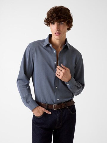GUESS Regular fit Button Up Shirt in Grey: front