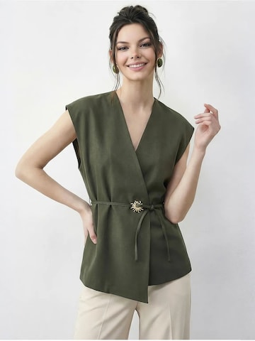 Bianco Lucci Vest in Green