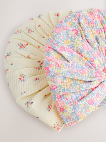 Căciulă de la Next pe galben