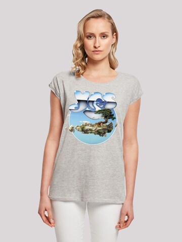 F4NT4STIC Shirt 'Yes Chrome Island' in Grijs: voorkant